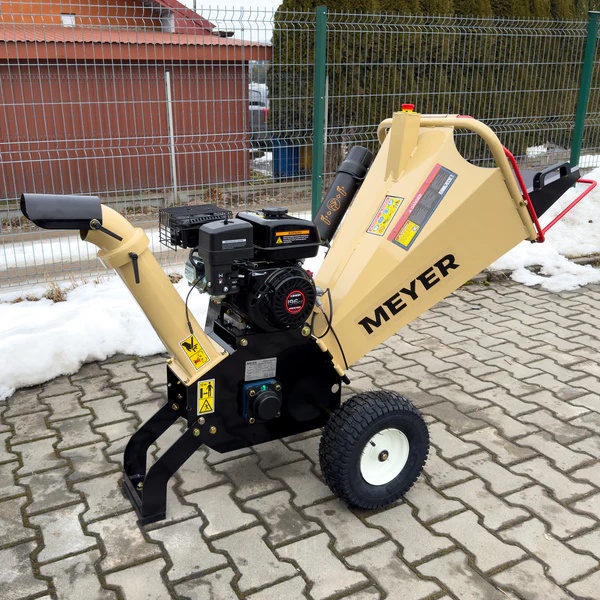 Solidna i kompaktowa konstrukcja rębaka Meyer R10SL